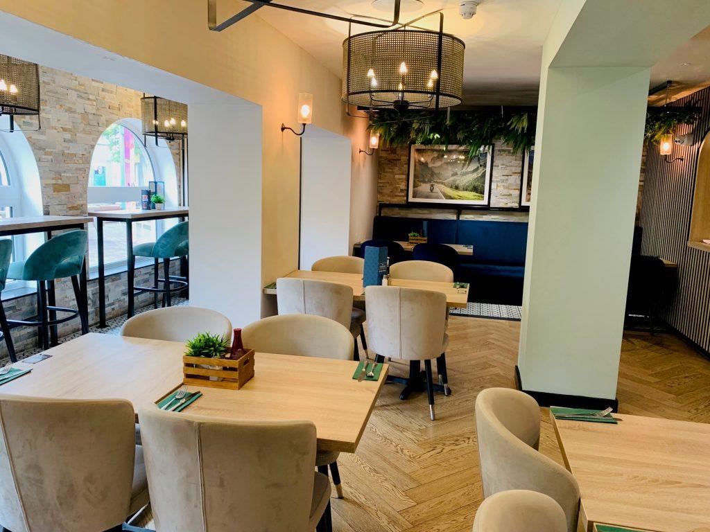 Restaurant 9.jpg