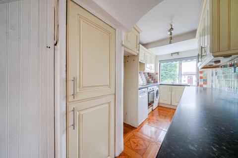16 Avondale Road, Welling, DA16 1NQ