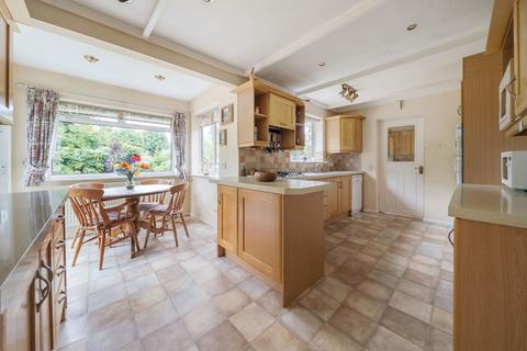 3 bedroom detached house for sale, Monument Lane, Chalfont St. Peter, Gerrards Cross