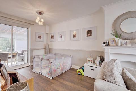 3 bedroom semi-detached house for sale, Dorothy Gardens, Thundersley, SS7