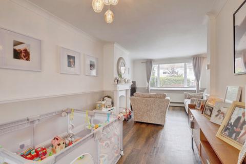 3 bedroom semi-detached house for sale, Dorothy Gardens, Thundersley, SS7