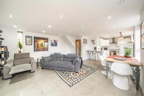3 bedroom flat for sale, Mansford Street, London E2