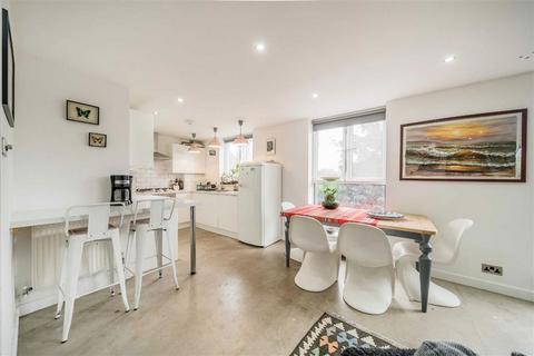 3 bedroom flat for sale, Mansford Street, London E2