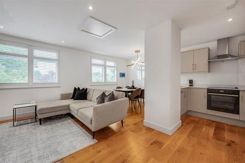 2 bedroom flat for sale, Hendon Way, London NW2