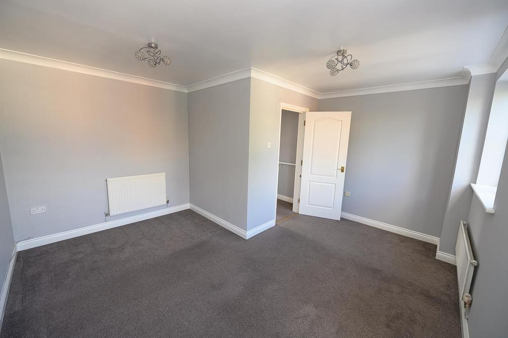 Living room pic 2.jpg