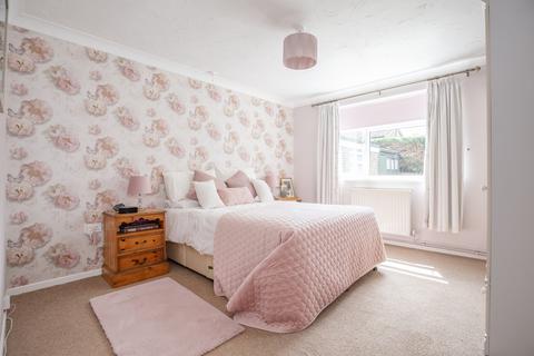 11 Atling Way, Attleborough, NR17 2NS