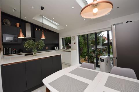 20 Highfield Avenue, Greenford, UB6 0JD