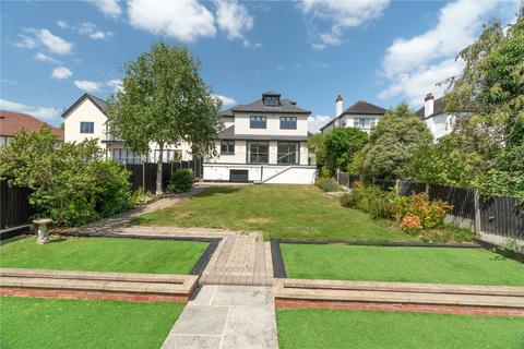 Shelley Grove, Loughton, Essex, IG10