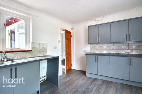 3 bedroom end of terrace house for sale, Norwich Road, Wisbech