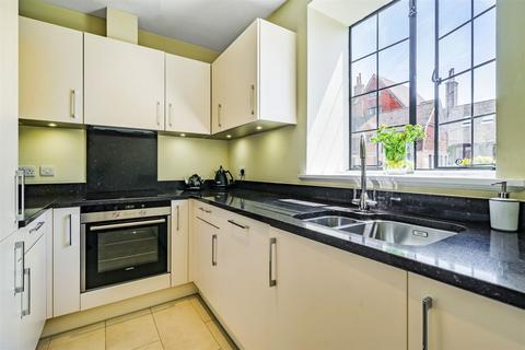 2 bedroom apartment for sale, Kings Drive, Midhurst, GU29