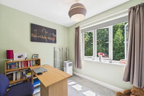 8 Dolphin Close, Worcester, WR2 6BG