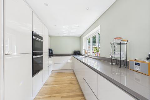 8 Dolphin Close, Worcester, WR2 6BG