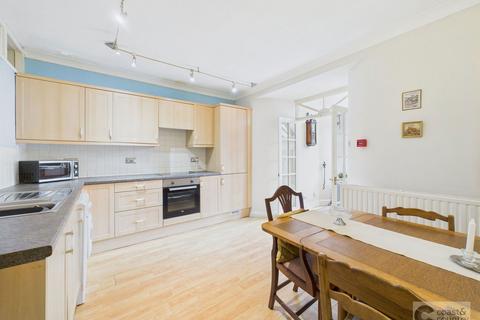 1 bedroom flat for sale, Oakford House, Combeinteignhead.