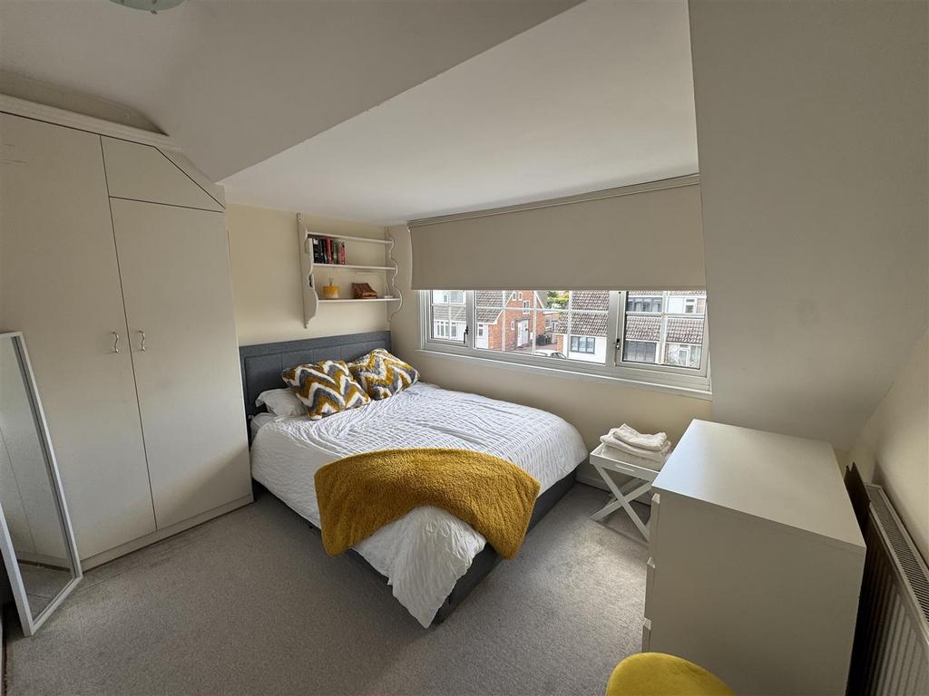 Bedroom 1.JPG