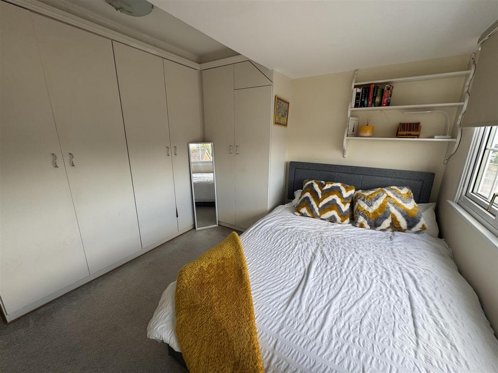 Bedroom 2.JPG