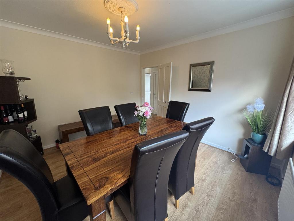 Dining room 2.JPG