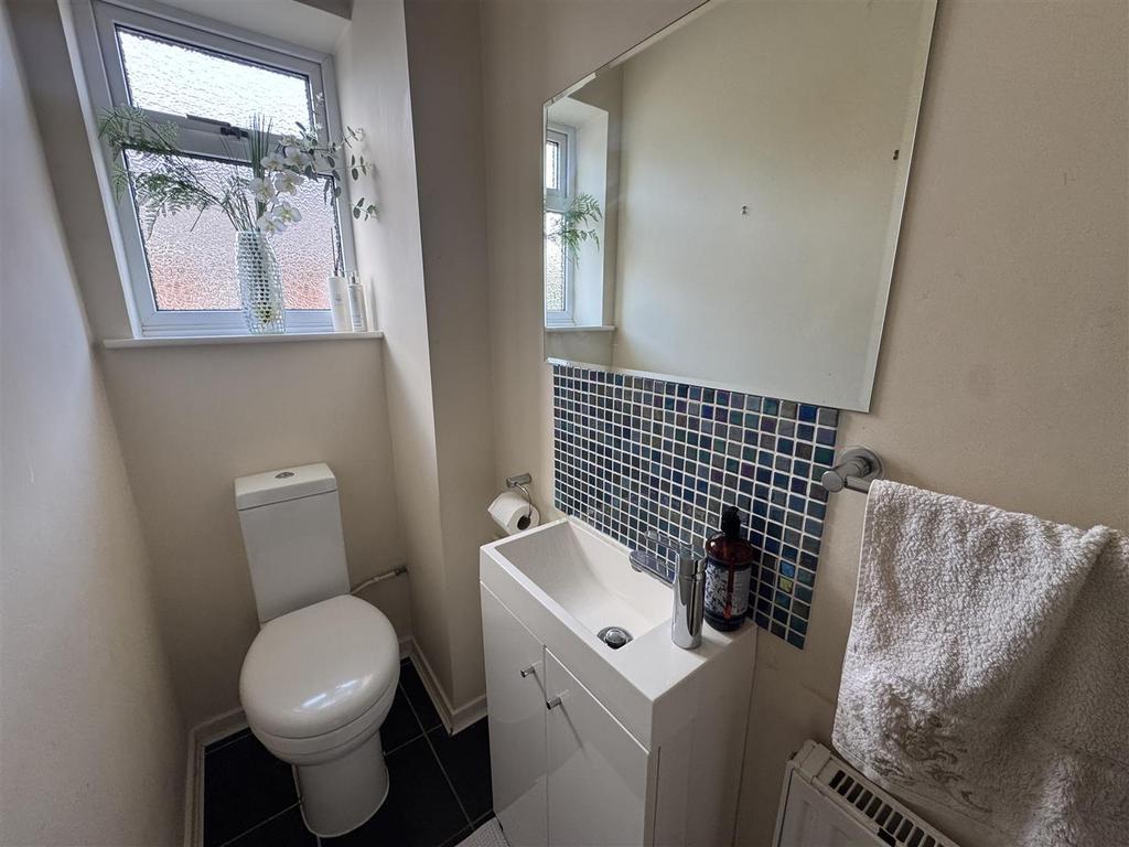 Bathroom.JPG