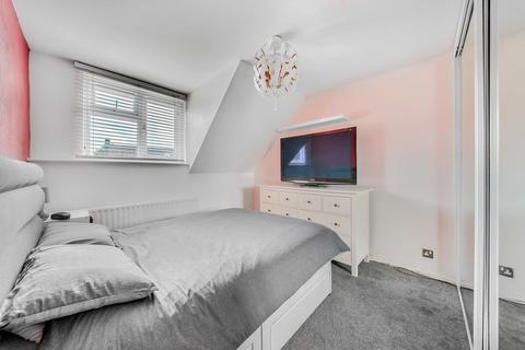 14 Burleigh Close, Addlestone, KT15 1PW