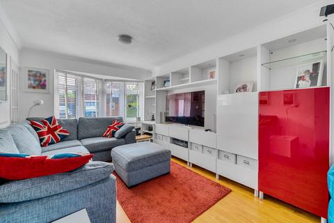 14 Burleigh Close, Addlestone, KT15 1PW