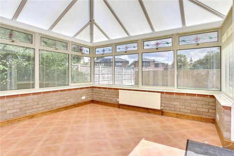 17 Edenside Drive, Attleborough, NR17 2EL