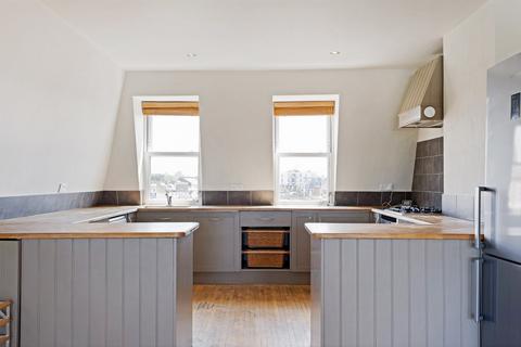 3 bedroom flat for sale, Clonmel Road, Fulham, London