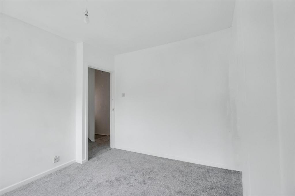 Bedroom 1 3.jpeg