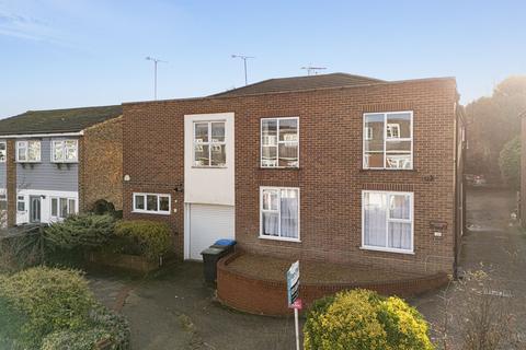 Palmerston Road, Buckhurst Hill, IG9