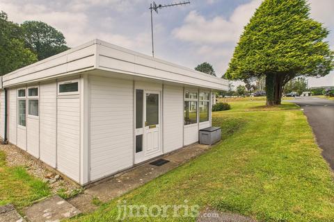 2 bedroom chalet for sale, The Woodlands, Cuffern, Roch,, Haverfordwest