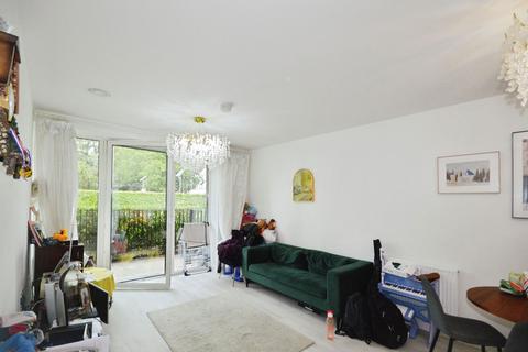 2 bedroom apartment for sale, Carnation Gardens, Nestles Avenue, Hayes, London, UB3 4FS