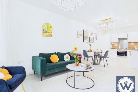 2 bedroom apartment for sale, Carnation Gardens, Hayes, UB3 4FS