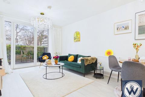2 bedroom apartment for sale, Carnation Gardens, Hayes, UB3 4FS