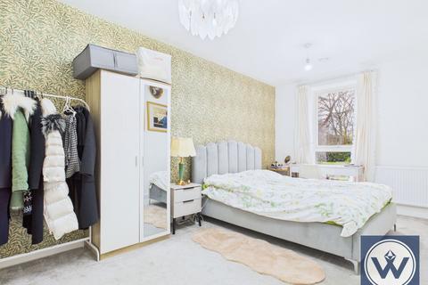 2 bedroom apartment for sale, Carnation Gardens, Hayes, UB3 4FS