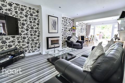 5 Burford Road, Worcester Park, KT4 7SU