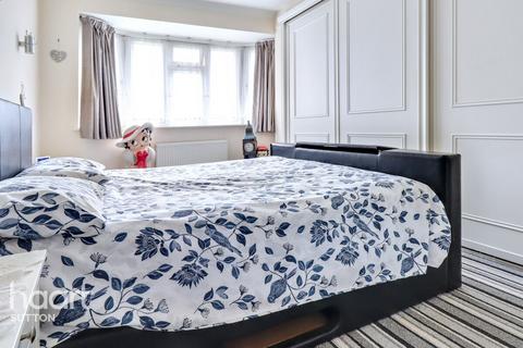 5 Burford Road, Worcester Park, KT4 7SU