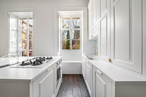 Maida Avenue, Little Venice, London, W2