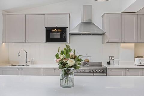 112 Woodfield Drive, East Barnet, Barnet, EN4 8PB