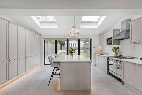 112 Woodfield Drive, East Barnet, Barnet, EN4 8PB