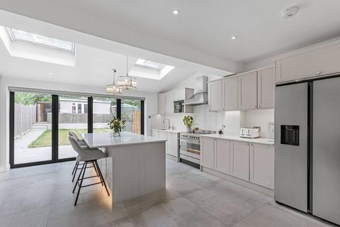 112 Woodfield Drive, East Barnet, Barnet, EN4 8PB