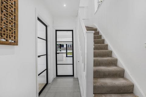 112 Woodfield Drive, East Barnet, Barnet, EN4 8PB