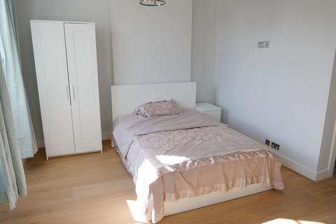 46A Barkston Gardens London, SW5 0EN