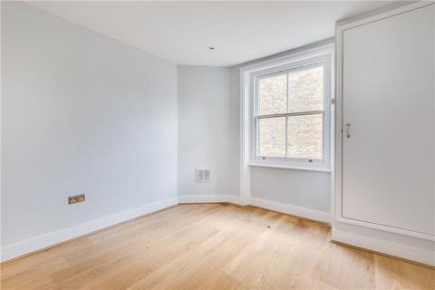 2 bedroom flat to rent, 46A Barkston Gardens London, SW5 0EN