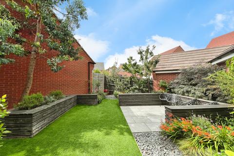 33 Arundel Drive, Grantham, NG31 8WN