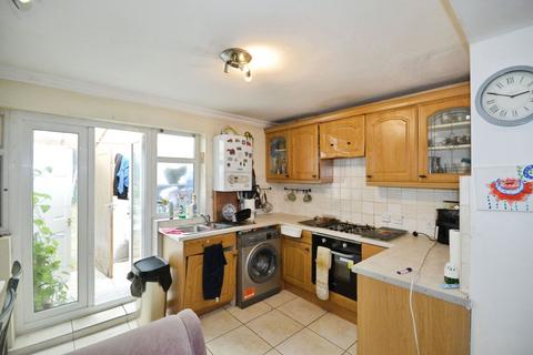 5 bedroom semi-detached house for sale, Hunters Grove, Hayes, UB3 3JF