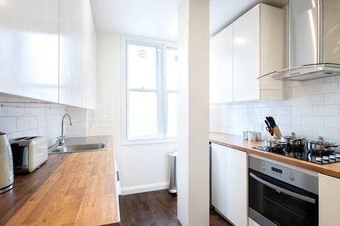 3 bedroom apartment to rent, Hill Street, Mayfair W1J