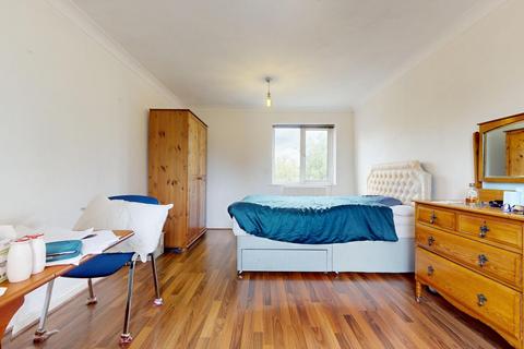 2 bedroom flat to rent, Corporation Street, London, Greater London, E15