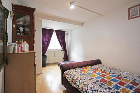 undefined, Grantham Road, London, E12