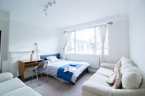 2 bedroom flat to rent, Culver House, Princeton Street, London WC1R