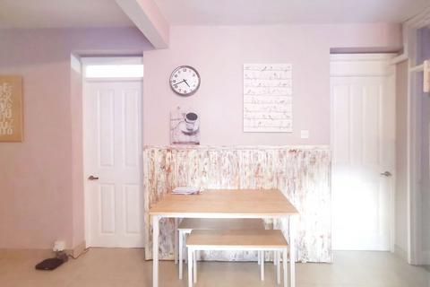 3 bedroom apartment to rent, 123 Finborough Road, Chelsea, London, SW10