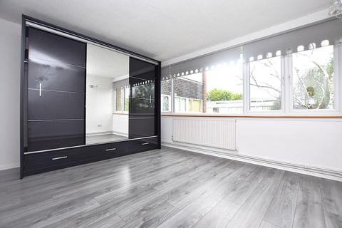 2 bedroom flat to rent, The Ridings, Romford Road, Chigwell, IG7