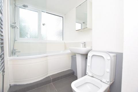 2 bedroom flat to rent, The Ridings, Romford Road, Chigwell, IG7